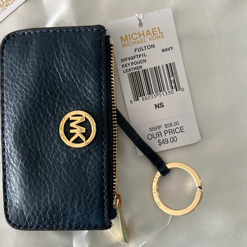 Michael Kors Hamilton Navy/Wht LG EW Tote 👜 includes addl piece key pouch - Picture 14 of 14